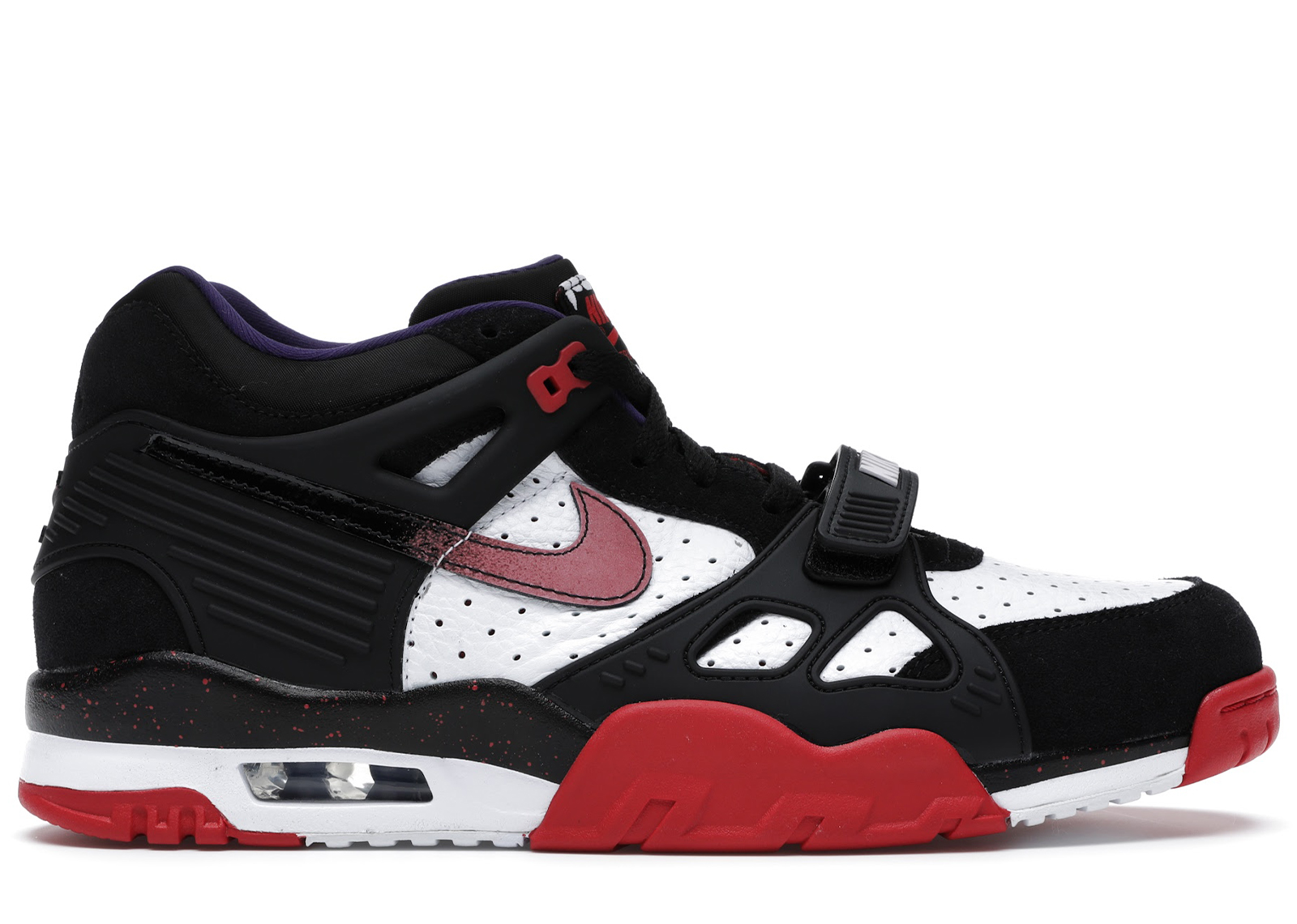 Air trainer. Nike Air Trainer 3 Dracula. Nike Air Trainer 1 SP Honeydew. Dracula Sneaker. Кроссовки выпущенные подошвой кровь.